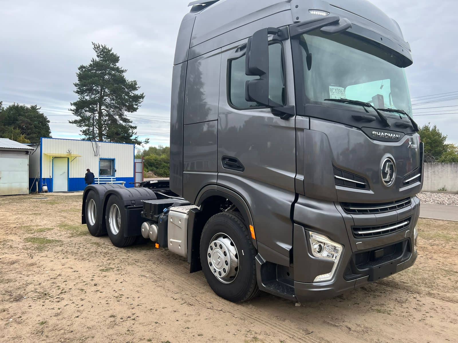 Седельный тягач SHACMAN X6000